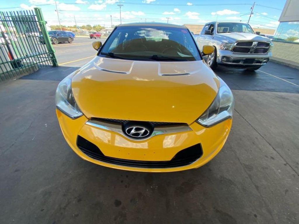 Hyundai Veloster Base 2012