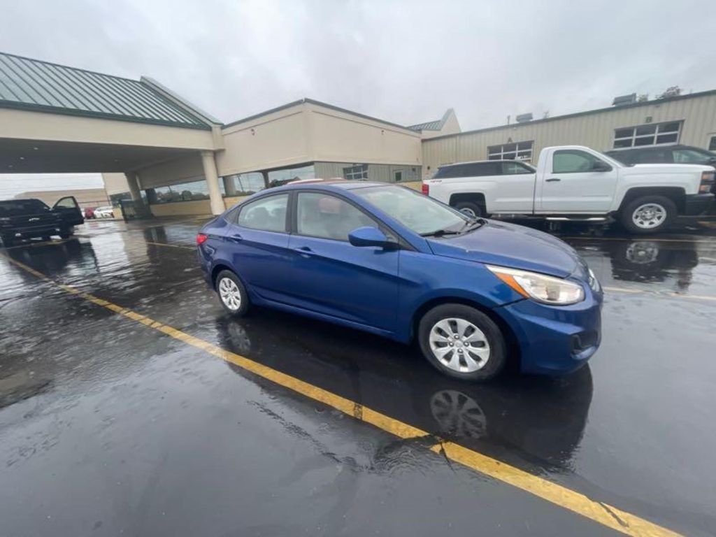 Hyundai Accent SE 4-Door 6A 2016 Hyundai Accent SE 4-Door 6A 2016