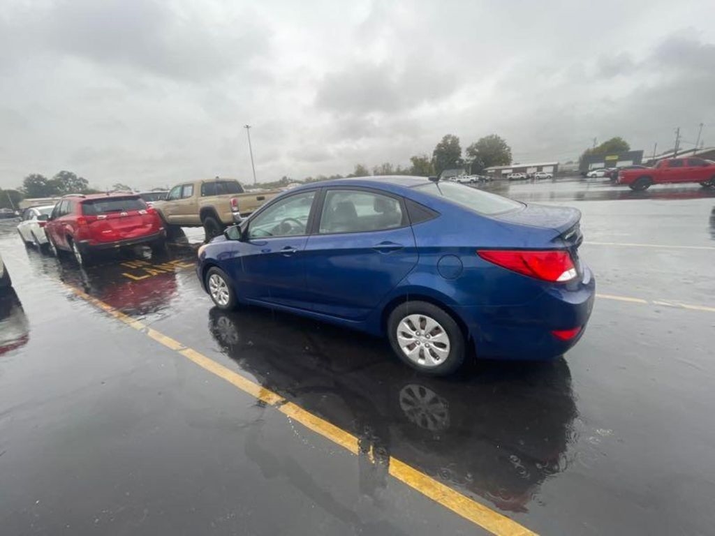 Hyundai Accent SE 4-Door 6A 2016 Hyundai Accent SE 4-Door 6A 2016