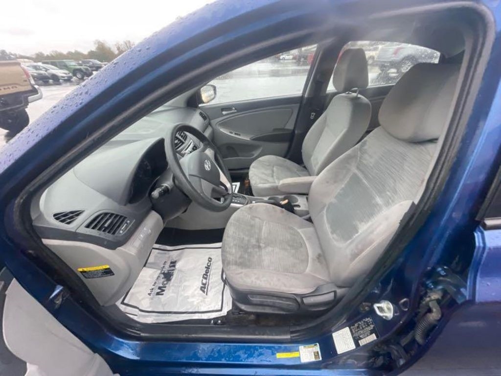 Hyundai Accent SE 4-Door 6A 2016 Hyundai Accent SE 4-Door 6A 2016