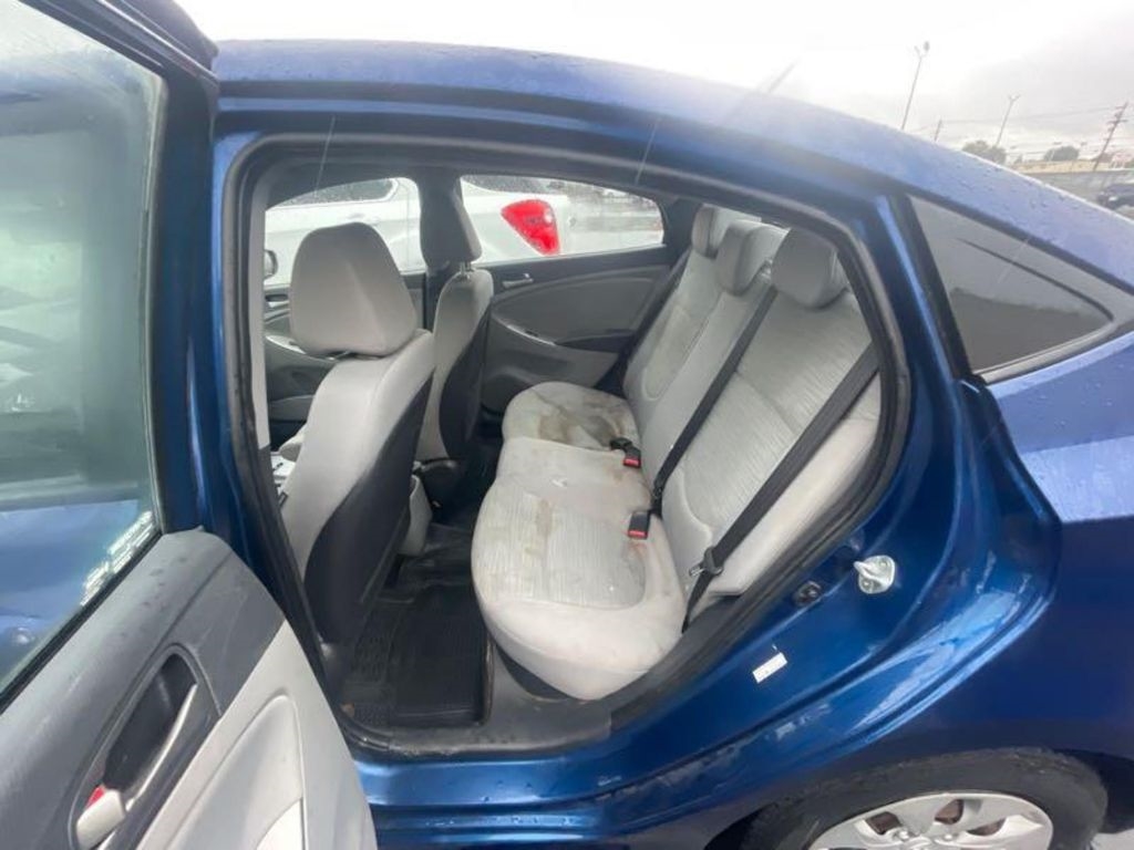 Hyundai Accent SE 4-Door 6A 2016 Hyundai Accent SE 4-Door 6A 2016