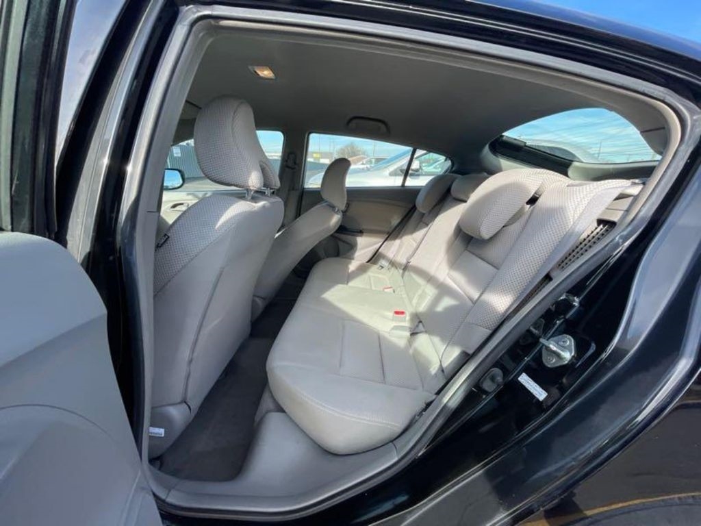 Honda Insight LX 2011