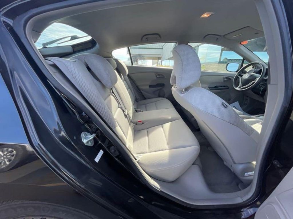 Honda Insight LX 2011