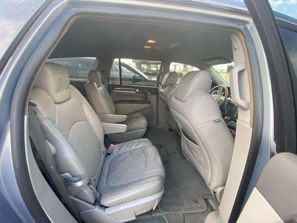 Buick Enclave CXL FWD 2008