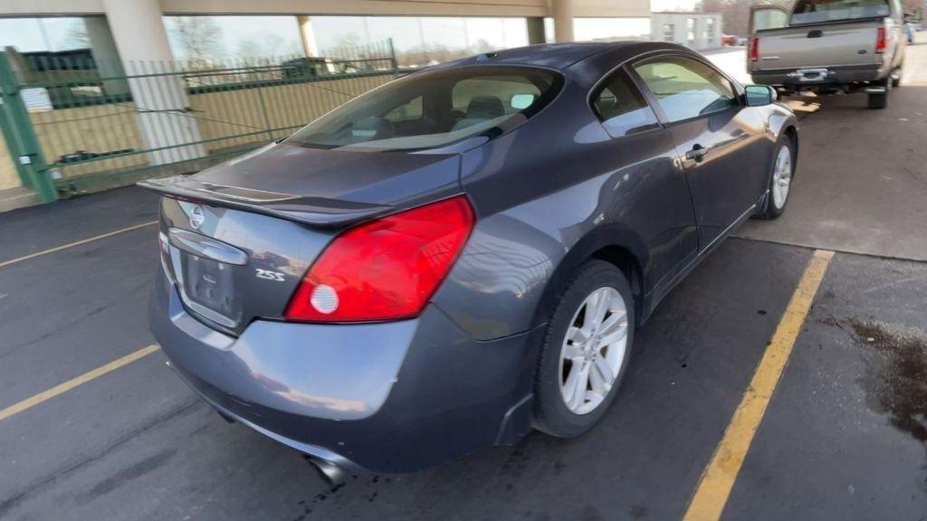 Nissan Altima 2.5 S CVT Coupe 2010