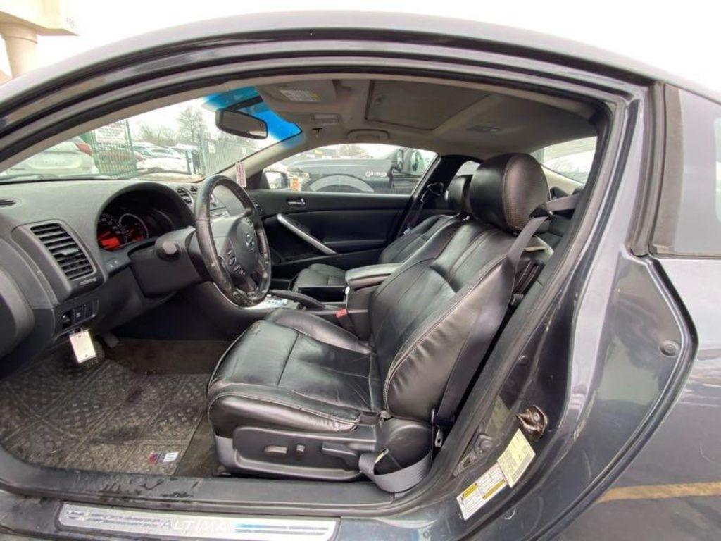 Nissan Altima 2.5 S CVT Coupe 2010