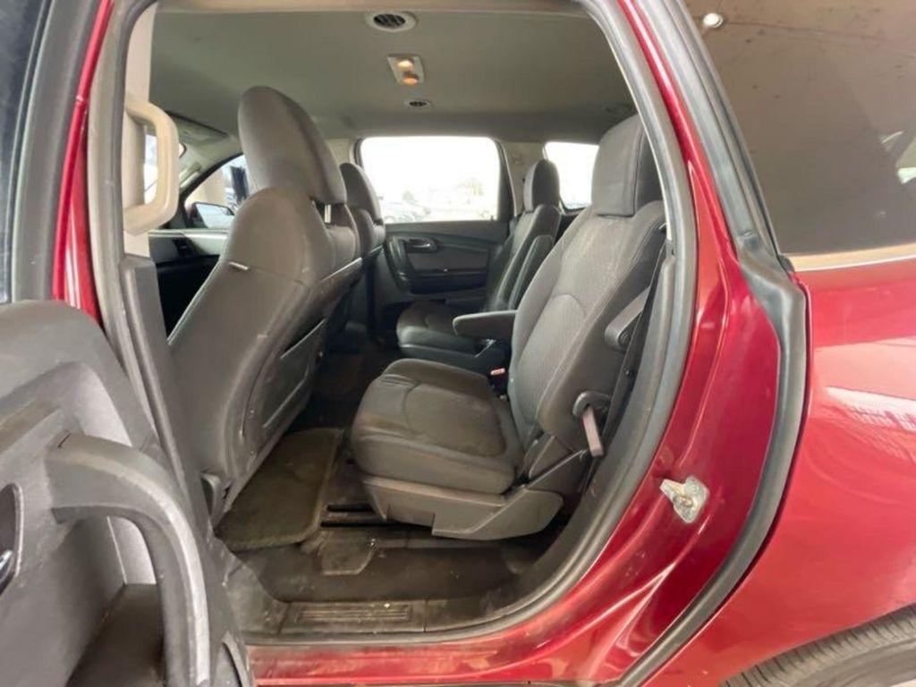 Chevrolet Traverse LT FWD 2011