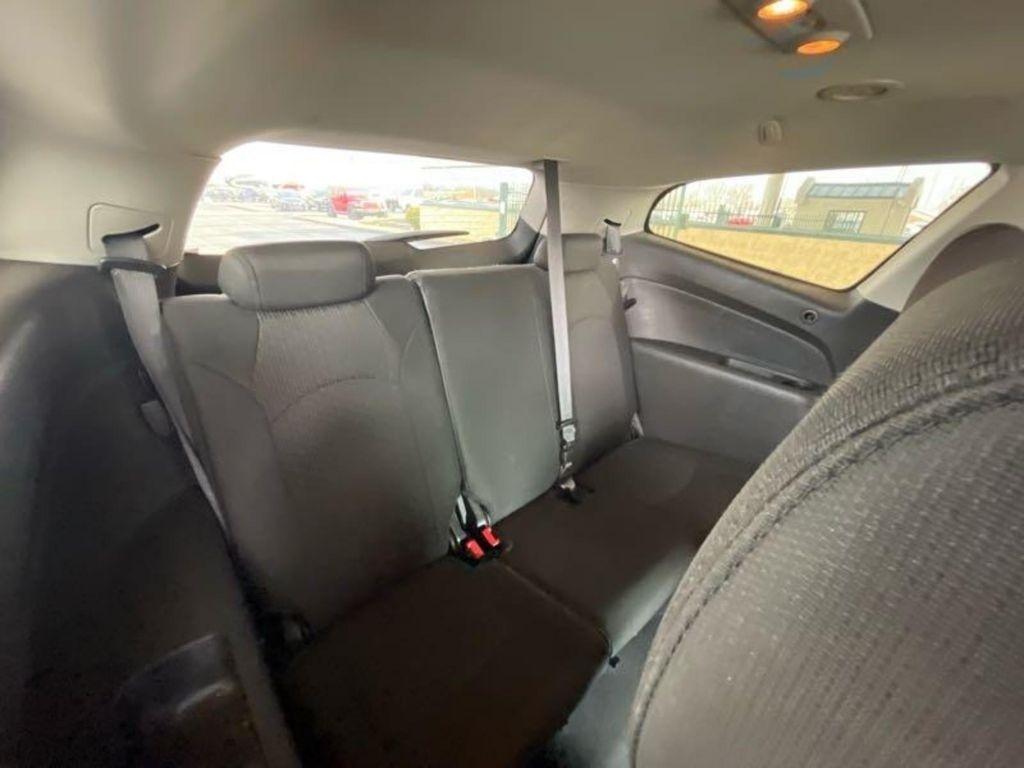 Chevrolet Traverse LT FWD 2011