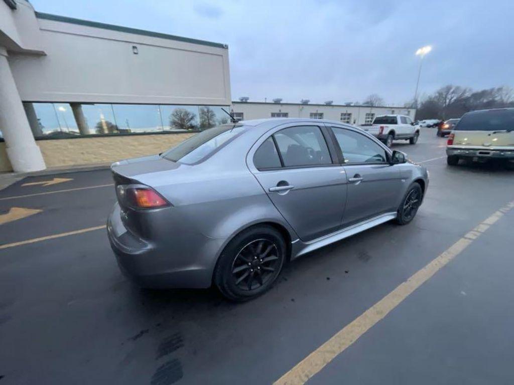 Mitsubishi Lancer ES 5M 2016