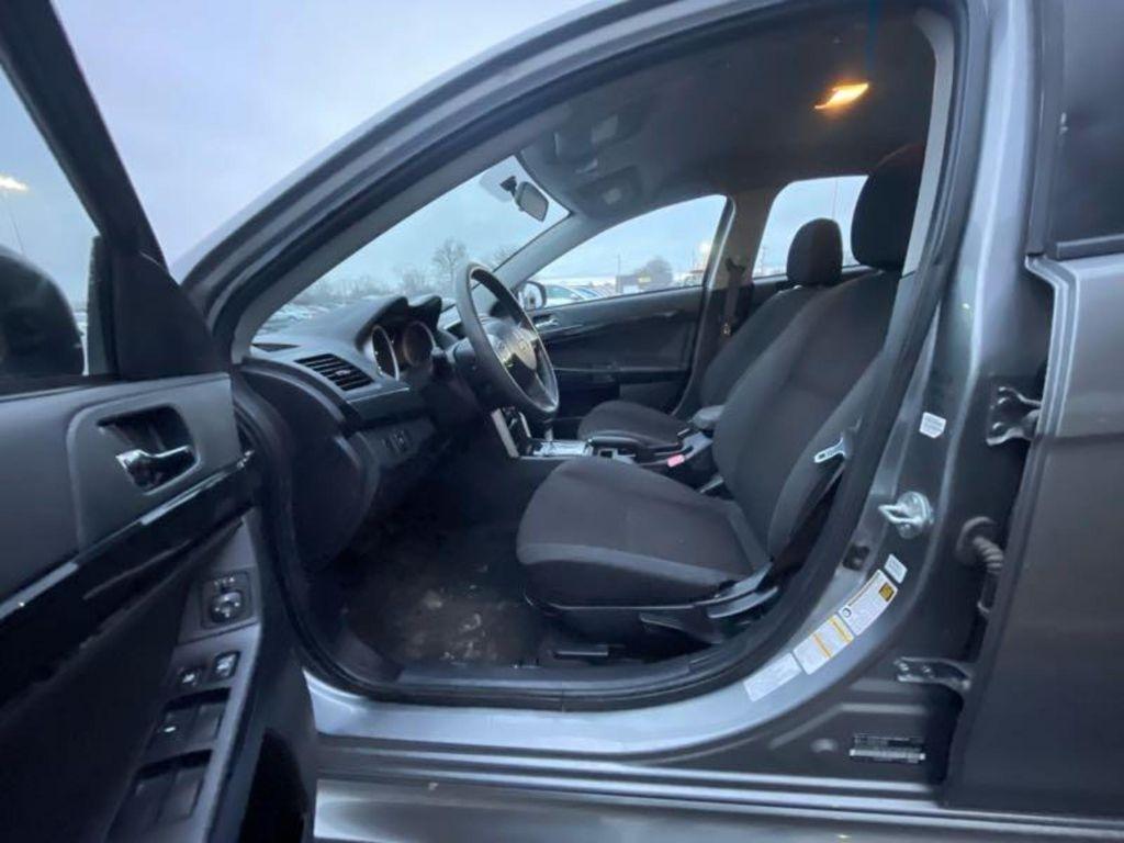 Mitsubishi Lancer ES 5M 2016