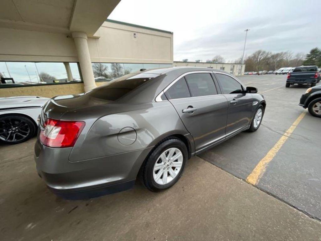 Ford Taurus SE FWD 2011