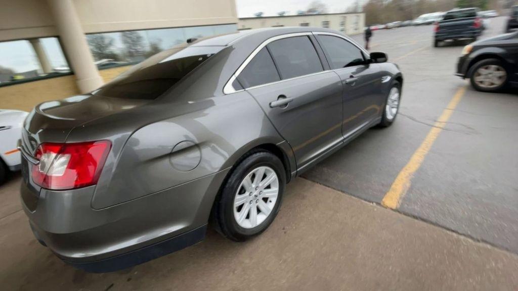 Ford Taurus SE FWD 2011