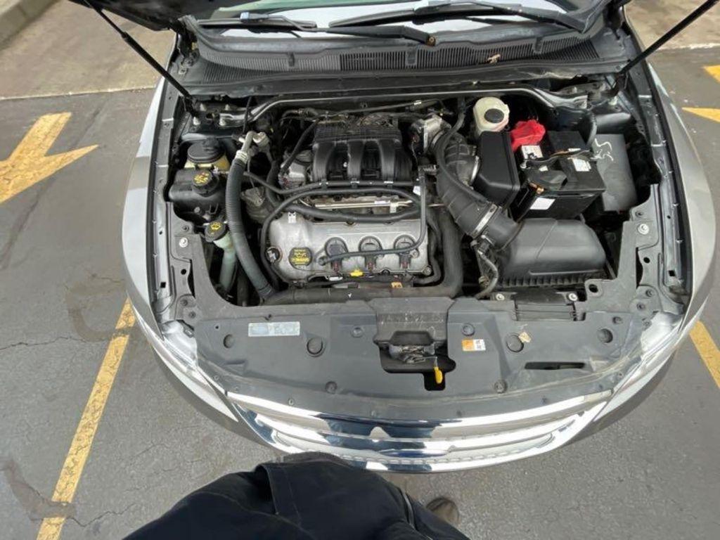 Ford Taurus SE FWD 2011