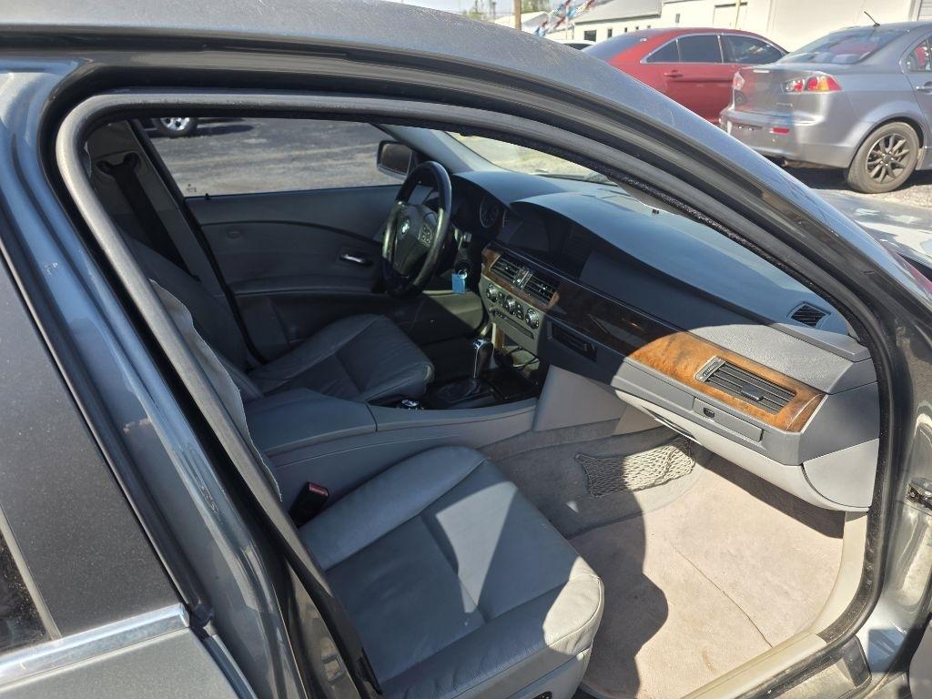 BMW 5-Series 530xi 2006