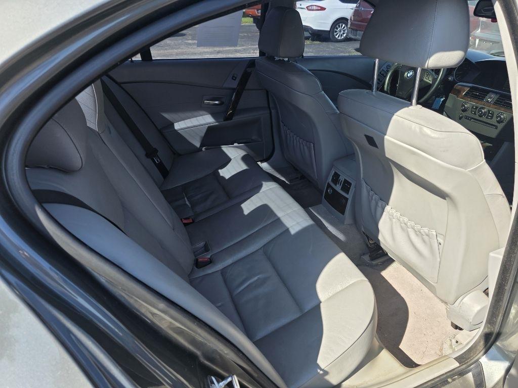 BMW 5-Series 530xi 2006