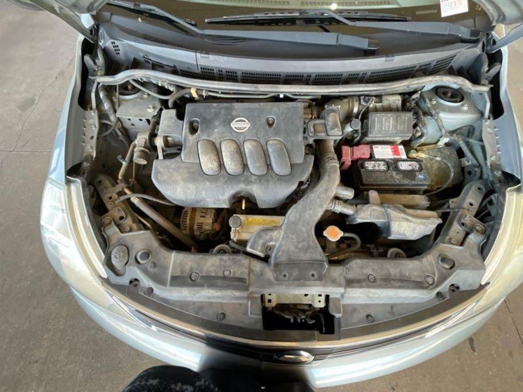 Nissan Versa  2011