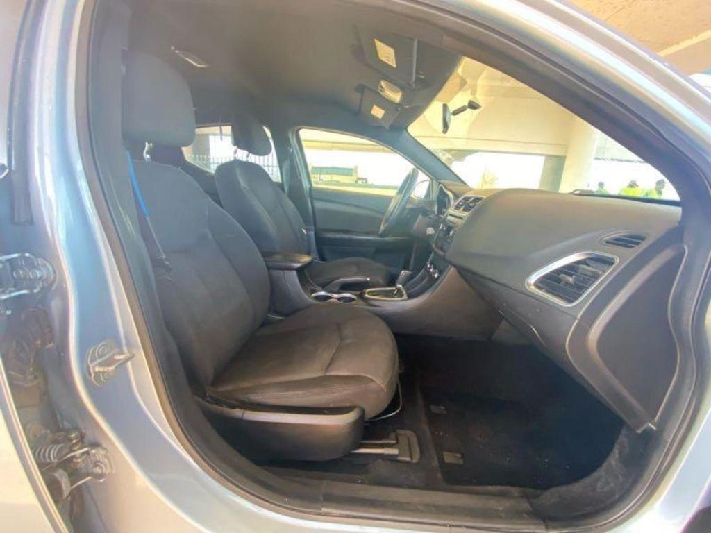 Dodge Avenger  2013
