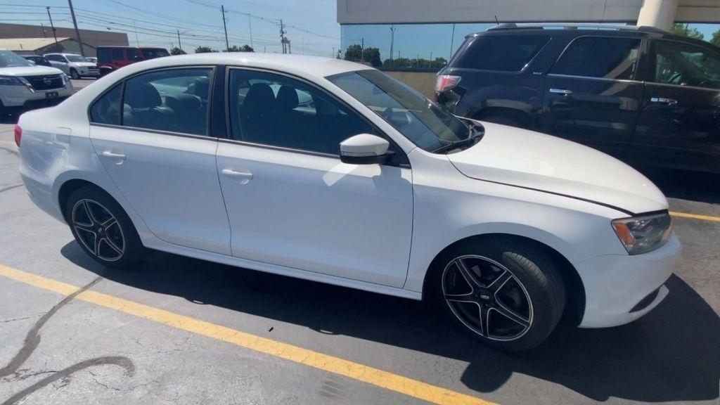 Volkswagen Jetta  2012