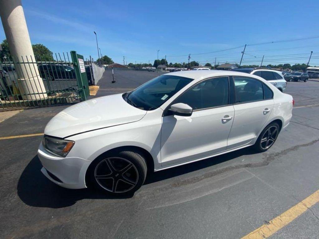 Volkswagen Jetta  2012