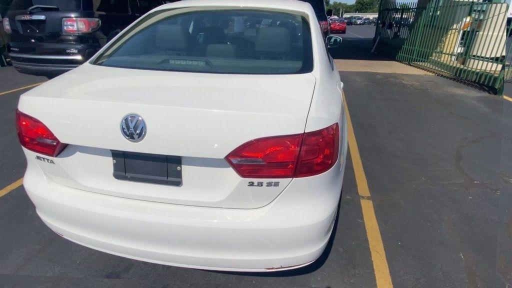 Volkswagen Jetta  2012