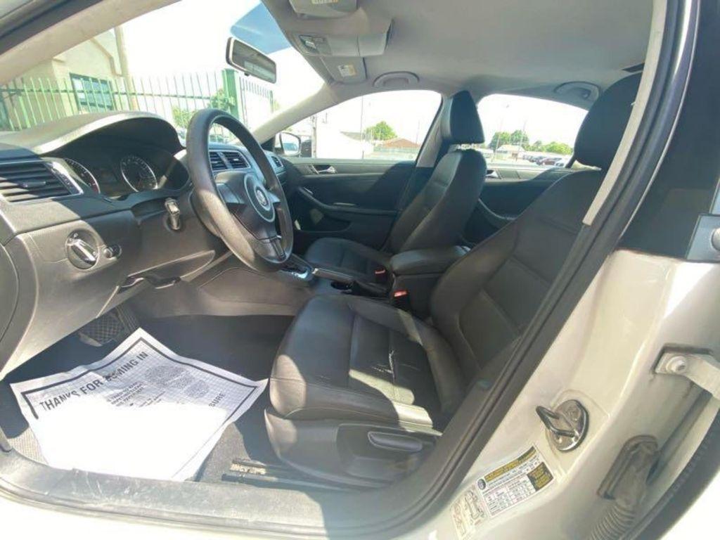 Volkswagen Jetta  2012