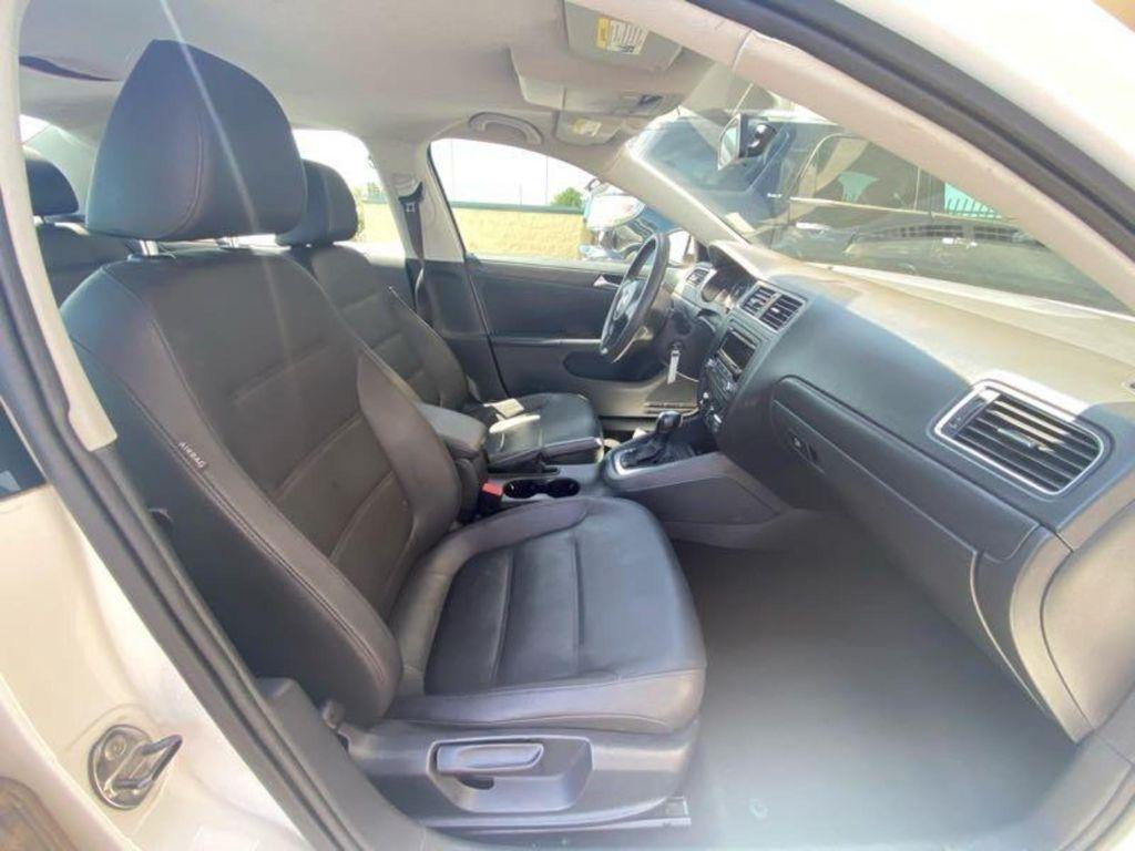 Volkswagen Jetta  2012