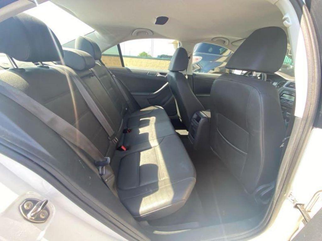 Volkswagen Jetta  2012