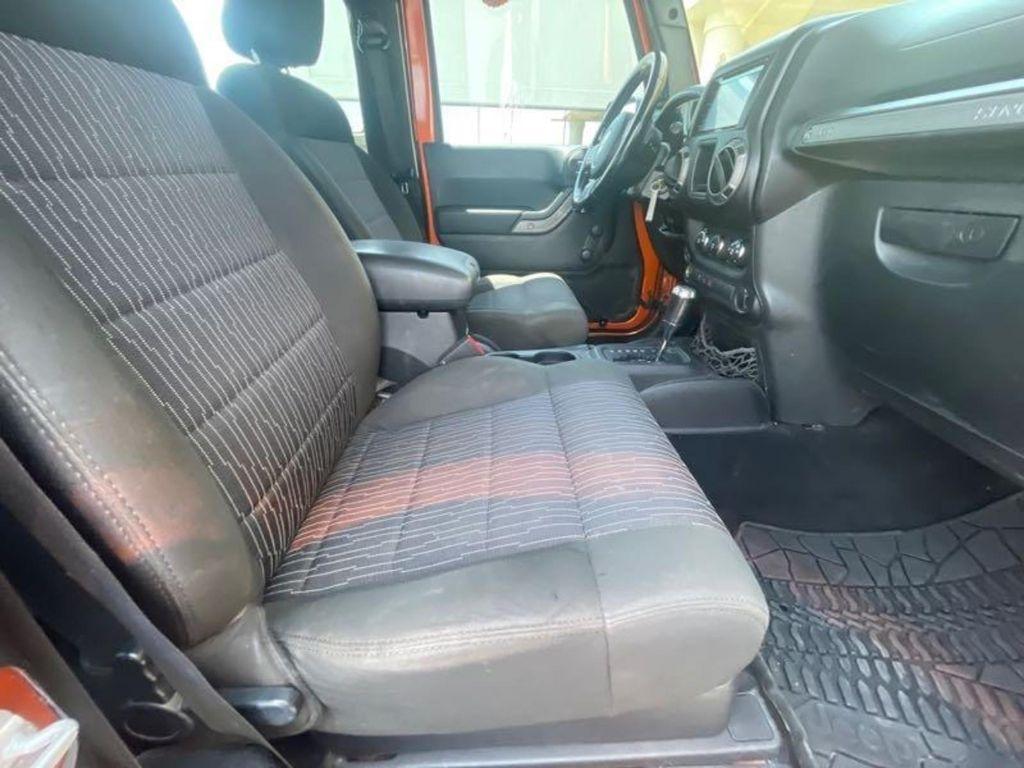 Jeep Wrangler  2011