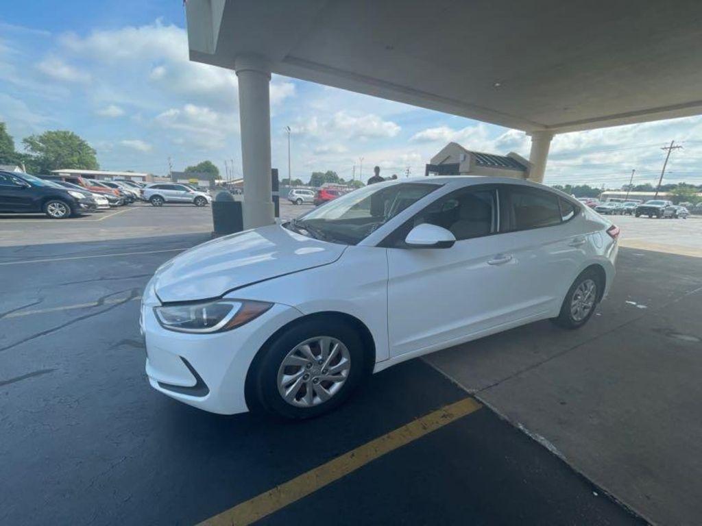 Hyundai Elantra SE 6AT 2017