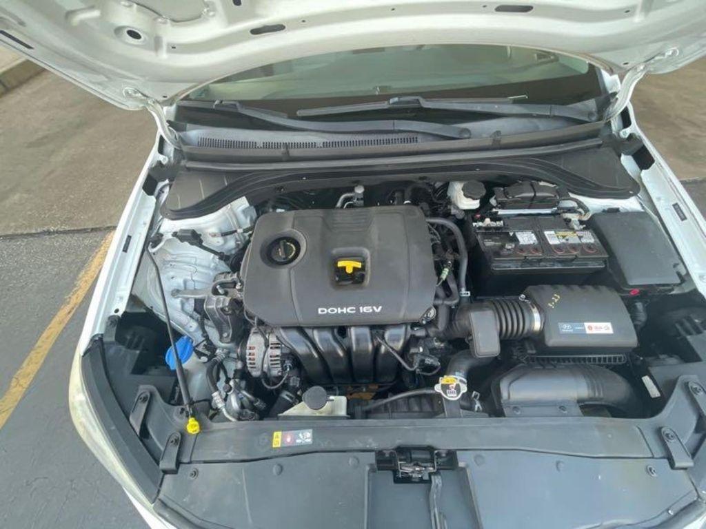 Hyundai Elantra SE 6AT 2017