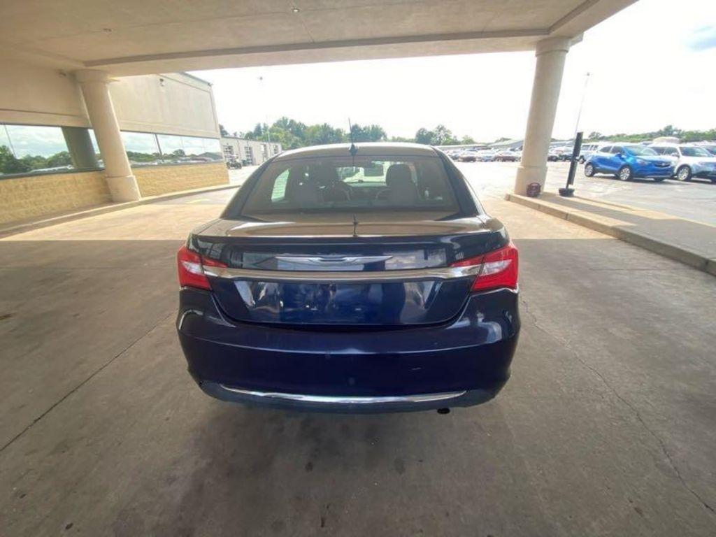 Chrysler 200 LX 2011