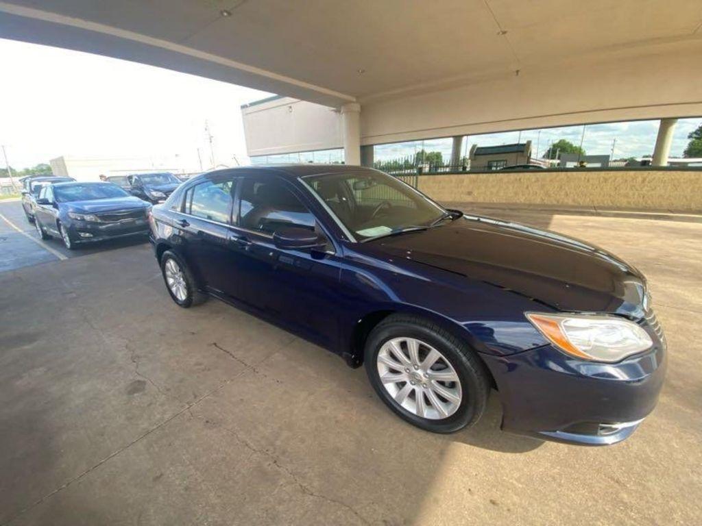 Chrysler 200 LX 2011