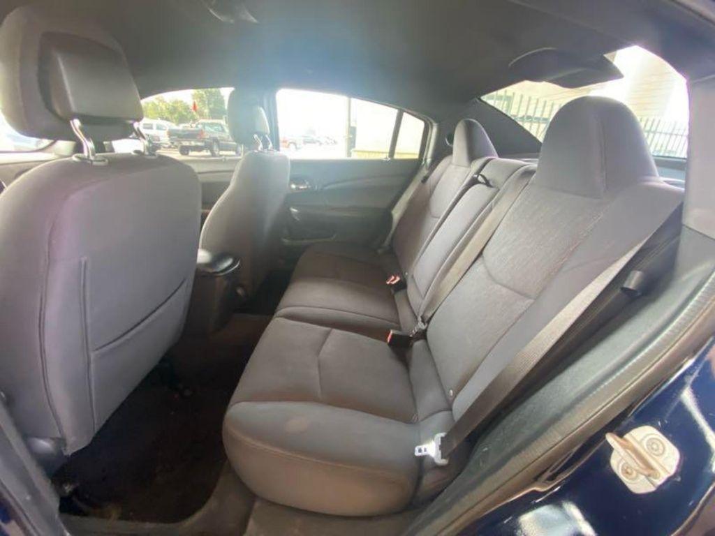 Chrysler 200 LX 2011