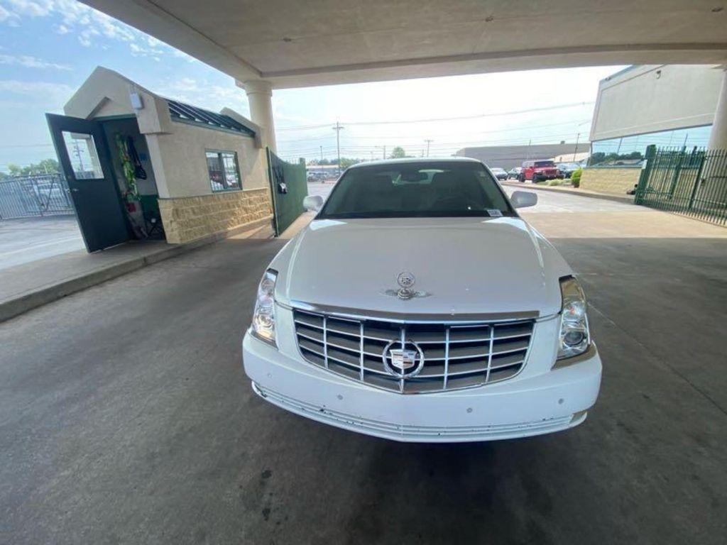Cadillac DTS Sedan 2007