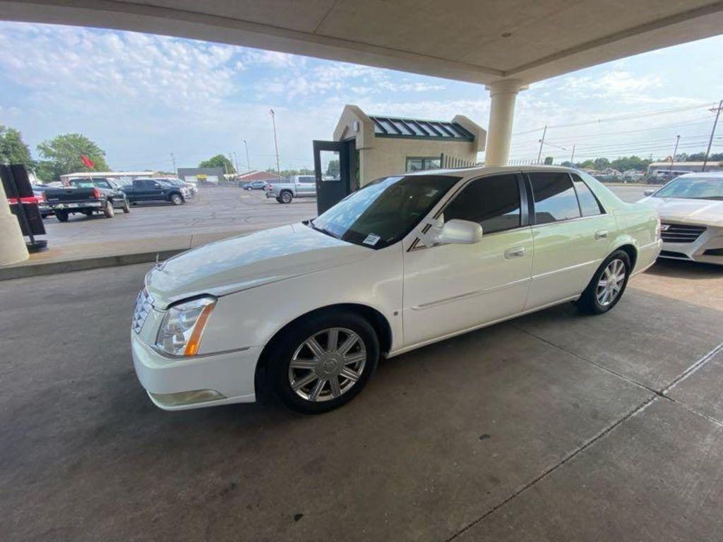Cadillac DTS Sedan 2007