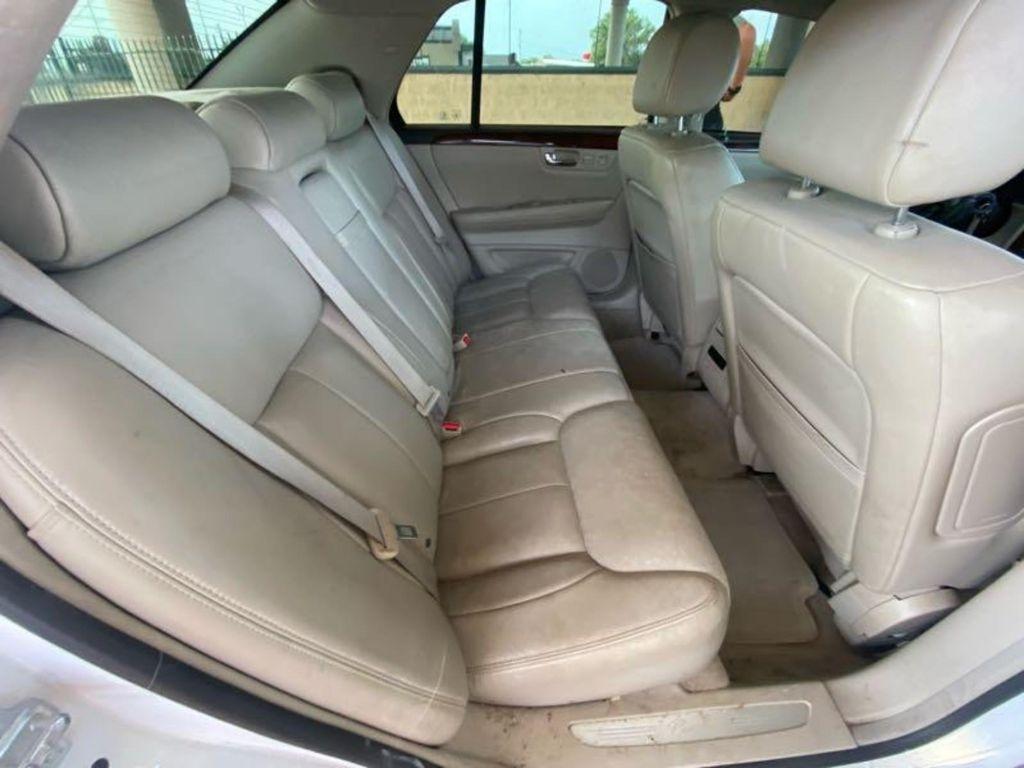 Cadillac DTS Sedan 2007
