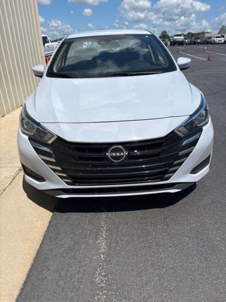 2023 Nissan Versa SV