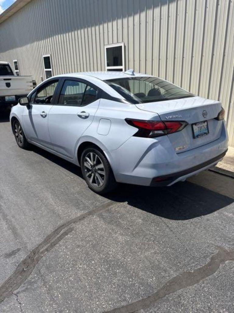 Nissan Versa SV 2023