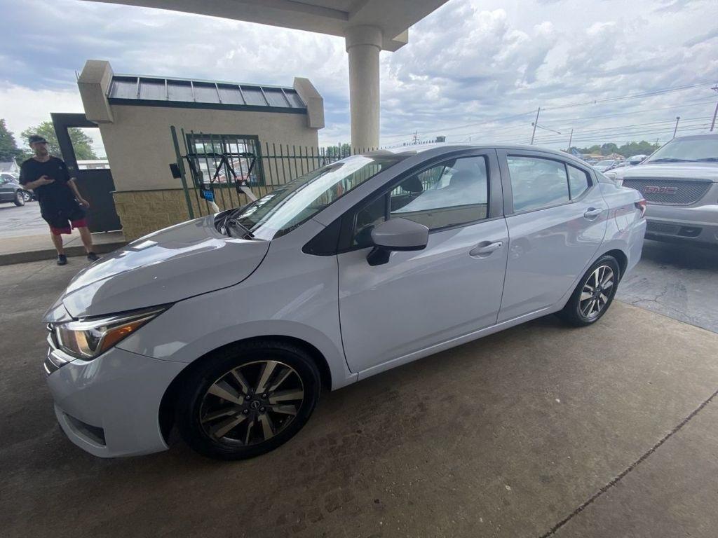 Nissan Versa SV 2023