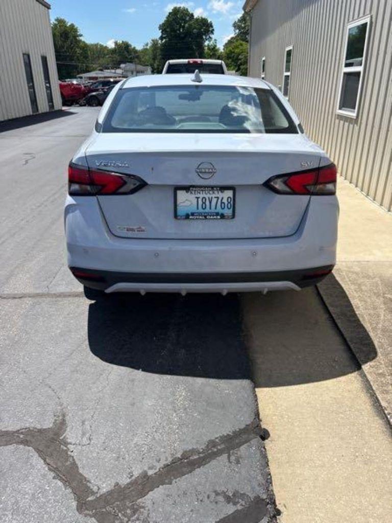 Nissan Versa SV 2023
