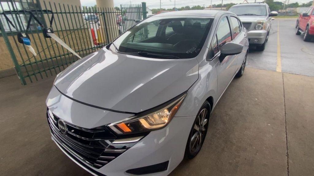 Nissan Versa SV 2023