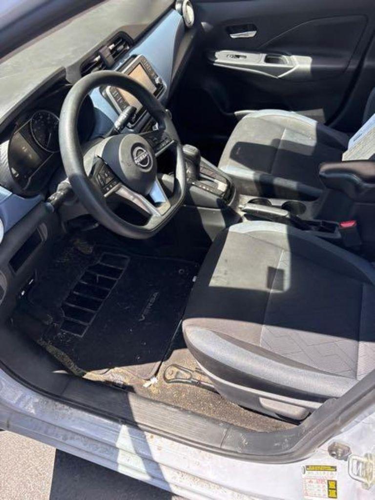 Nissan Versa SV 2023