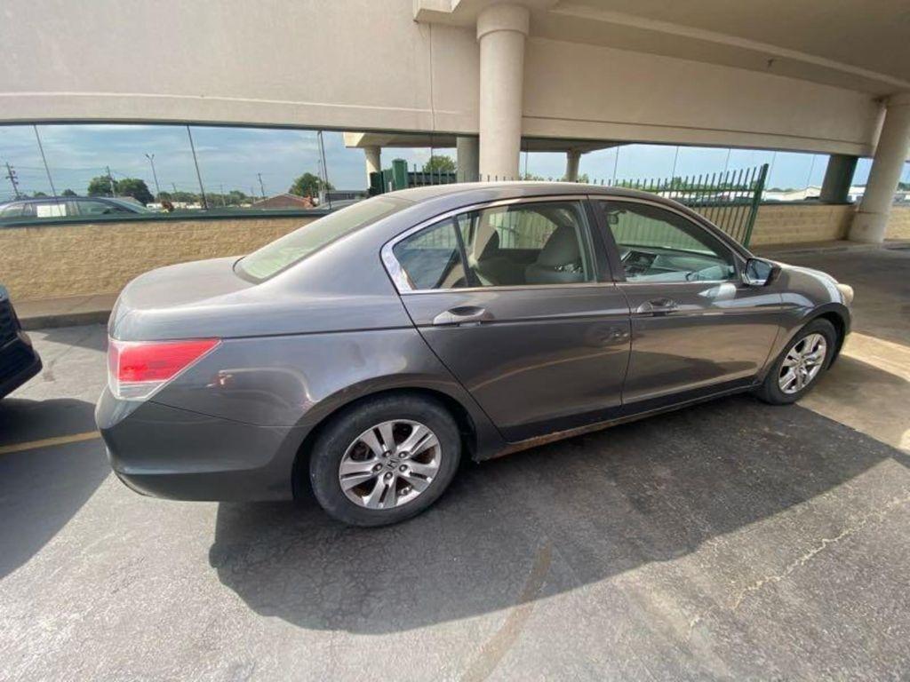 Honda Accord photo 2