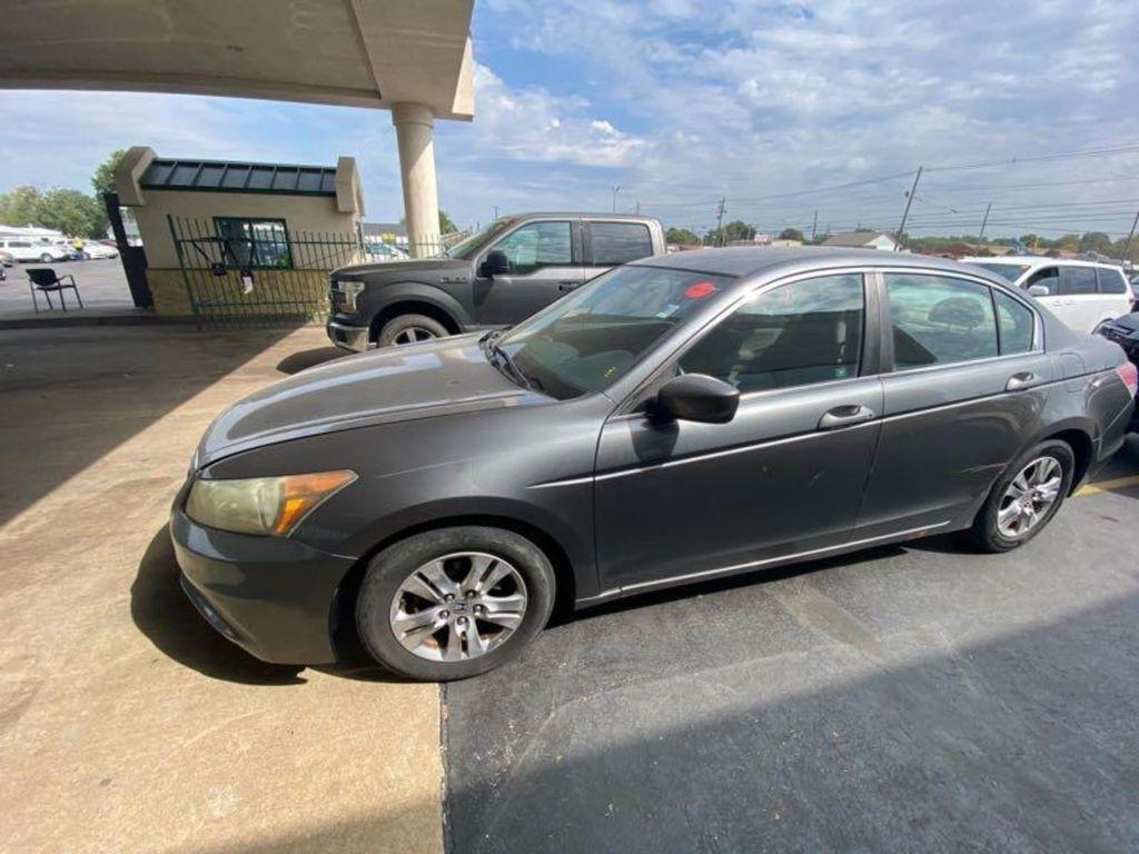 Honda Accord photo 3