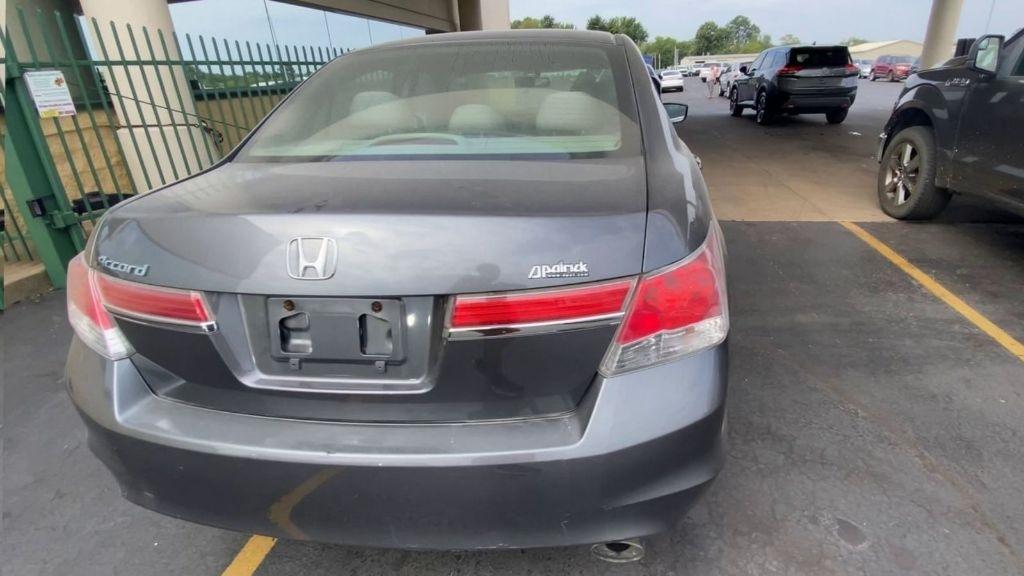 Honda Accord photo 4