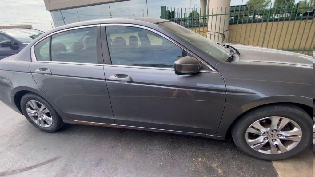 Honda Accord photo 5