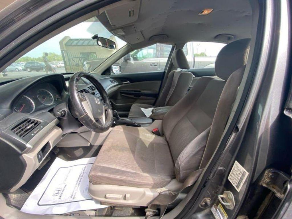Honda Accord photo 10