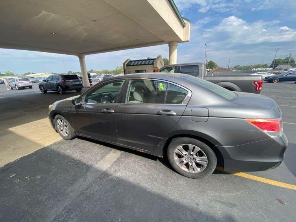 Honda Accord photo 11