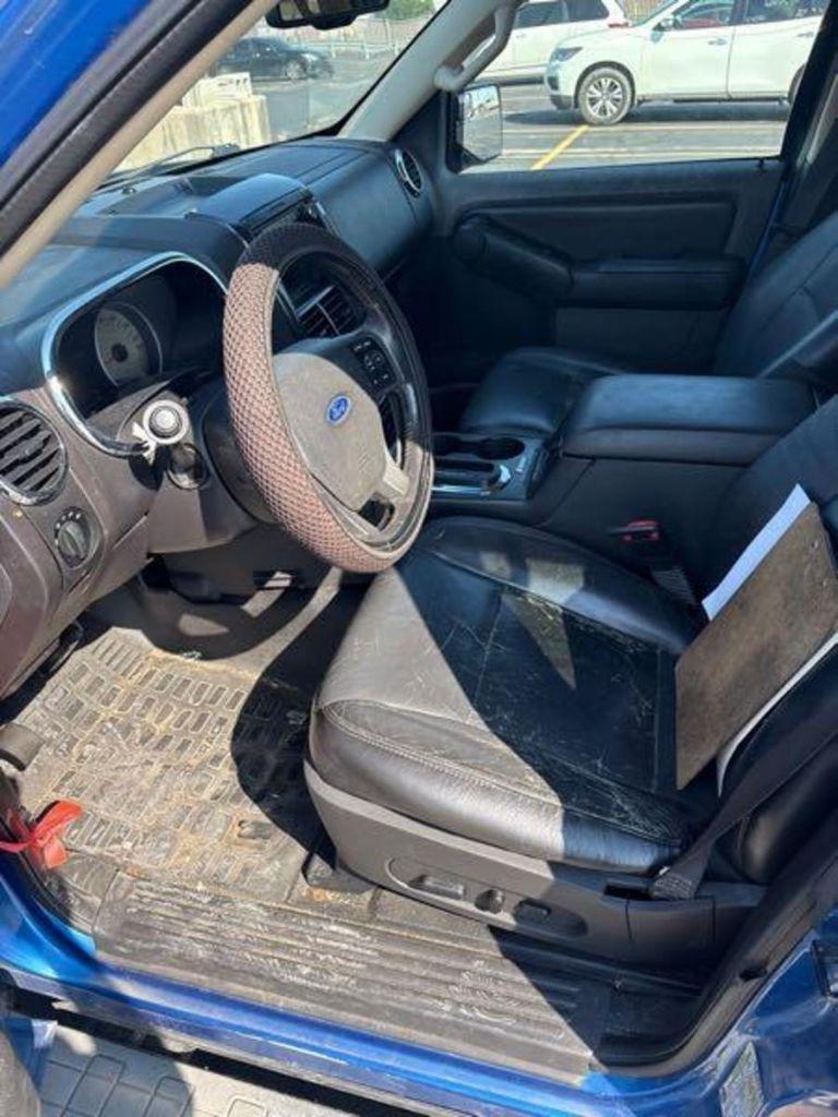 Ford Explorer Sport Trac Limited 4.6L 4WD 2010