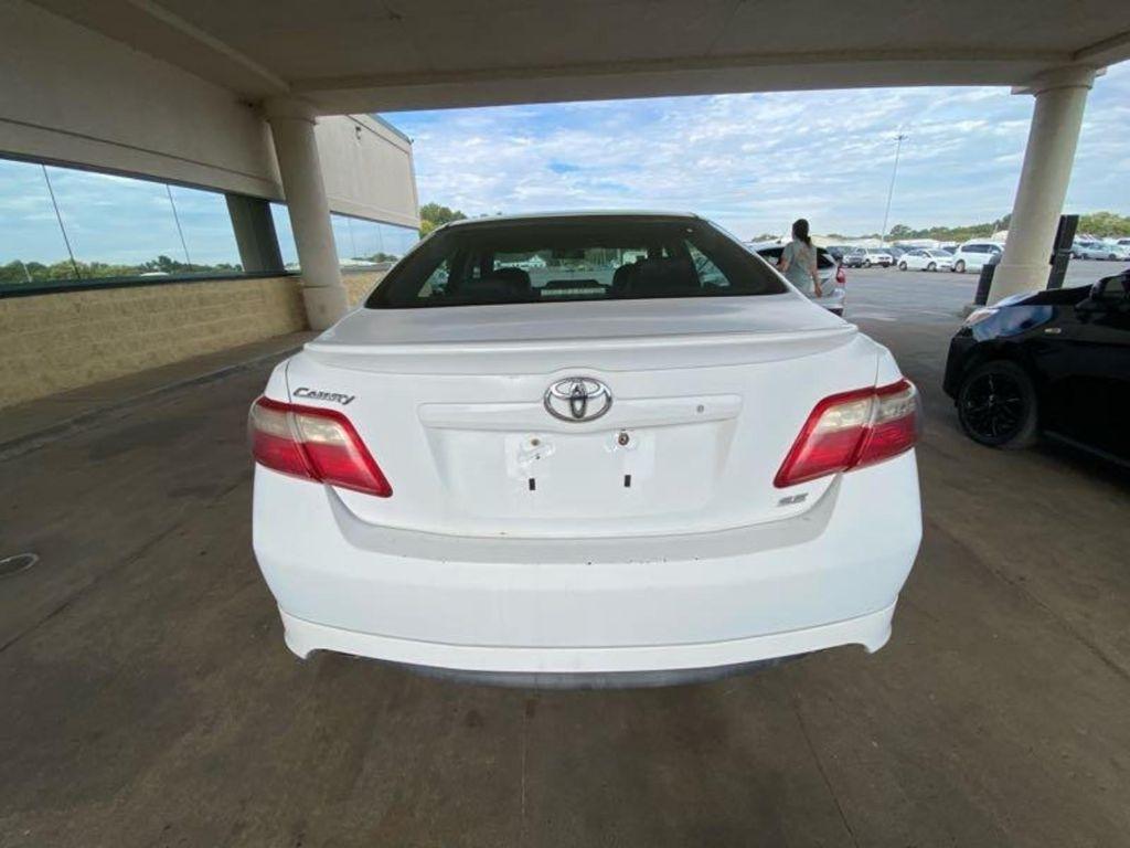 Toyota Camry photo 3
